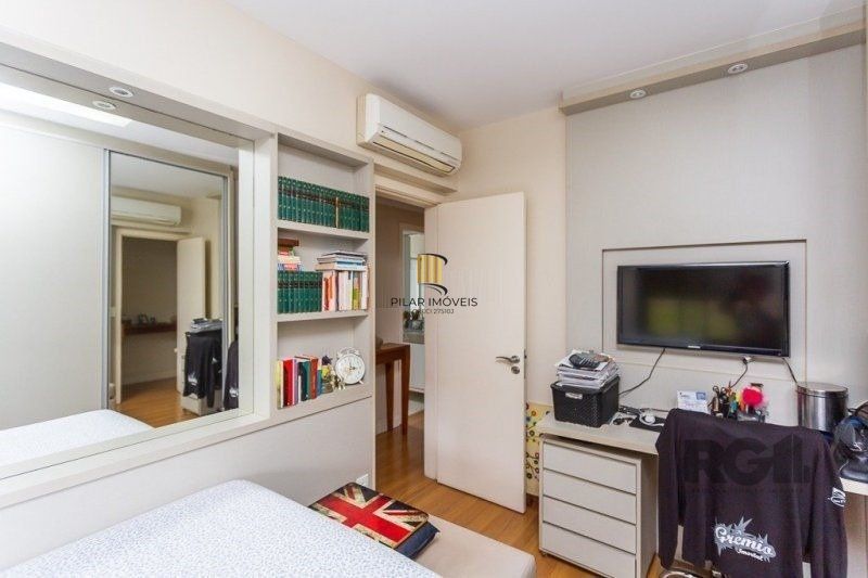 Apartamento 3 dormitórios, 1 suíte, 2 vagas - 74,91m² no Bairro Petrópolis