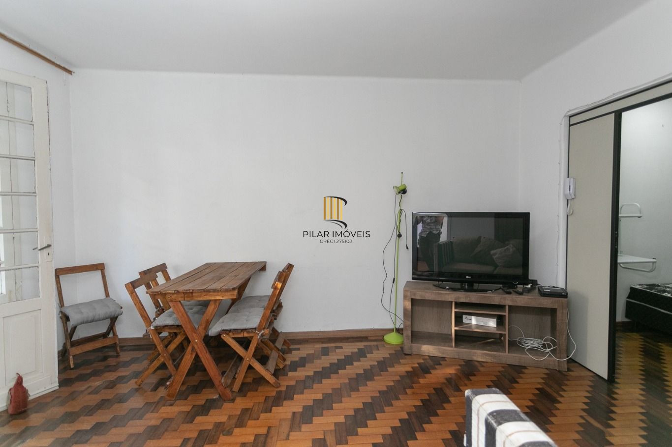 Vende-se apartamento com 3 quartos(1 suíte), 95m², sacada e 1 vaga - Bela Vista