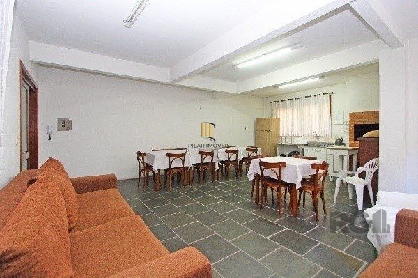 Vende-se bela cobertura 3 quartos com suíte, 2 vagas, dependencia completa em prédio com elevador - 220m² - Floresta