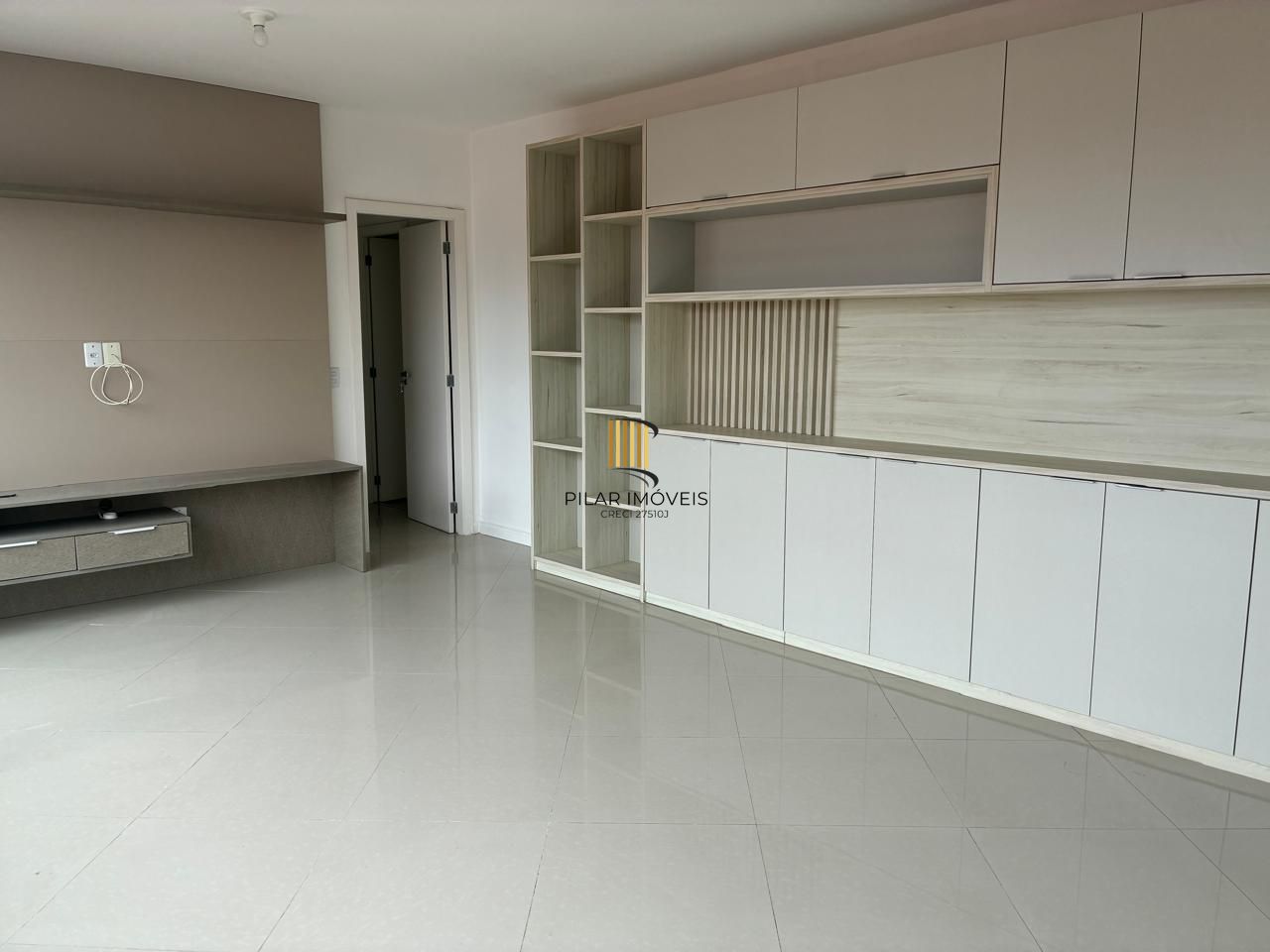 Vende-se amplo apartamento 3 quartos com suíte e 2 vagas no Menino Deus  - 158,4m²