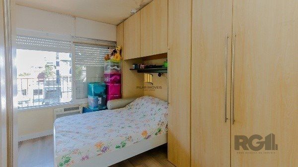 Vende-se excelente cobertura 2 quartos com suíte, 3 vagas de garagem com 156m² no Petrópolis
