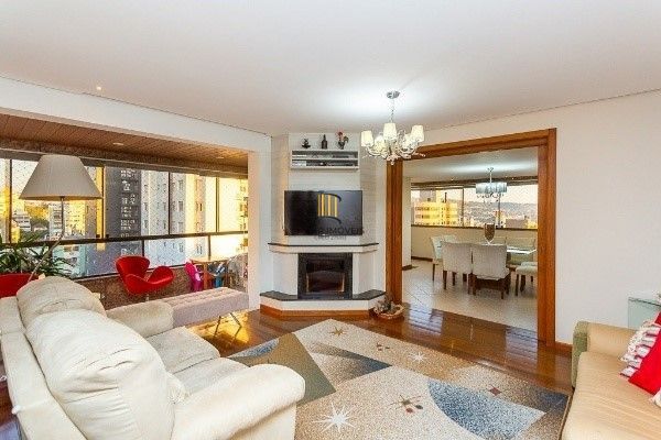 Vende-se luxuosa cobertura 329m² com 3 suítes e 3 vagas de garagem no Petrópolis - Pilar Imóveis