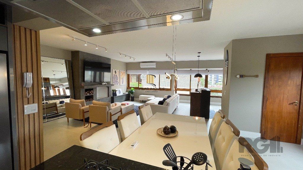 Vende-se luxuoso apartamento 3 quartos com suíte, 2 vagas, com churrasqueira e hidro - 148m² -  Petrópolis