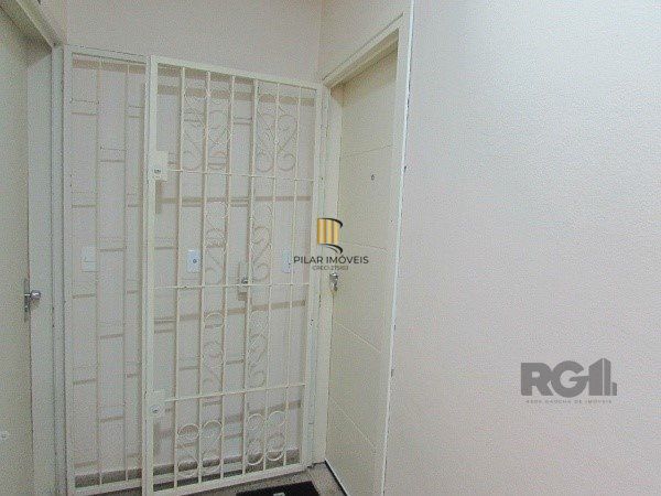 Apartamento com 1 Dormitório e Pátio Privativo no Bairro Petrópolis
