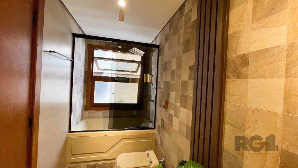 Vende-se luxuoso apartamento 3 quartos com suíte, 2 vagas, com churrasqueira e hidro - 148m² -  Petrópolis