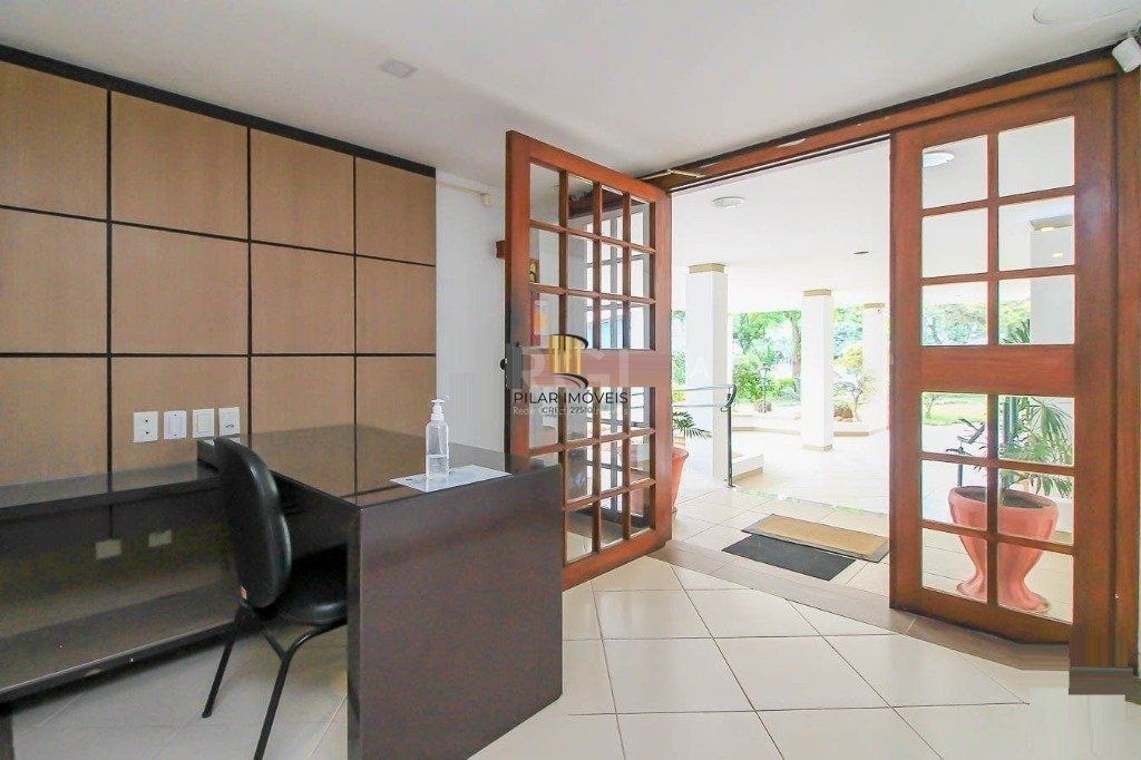 Cobertura para Venda - 252m², 3 dormitórios, sendo 1 suites, 2 vagas - Menino Deus