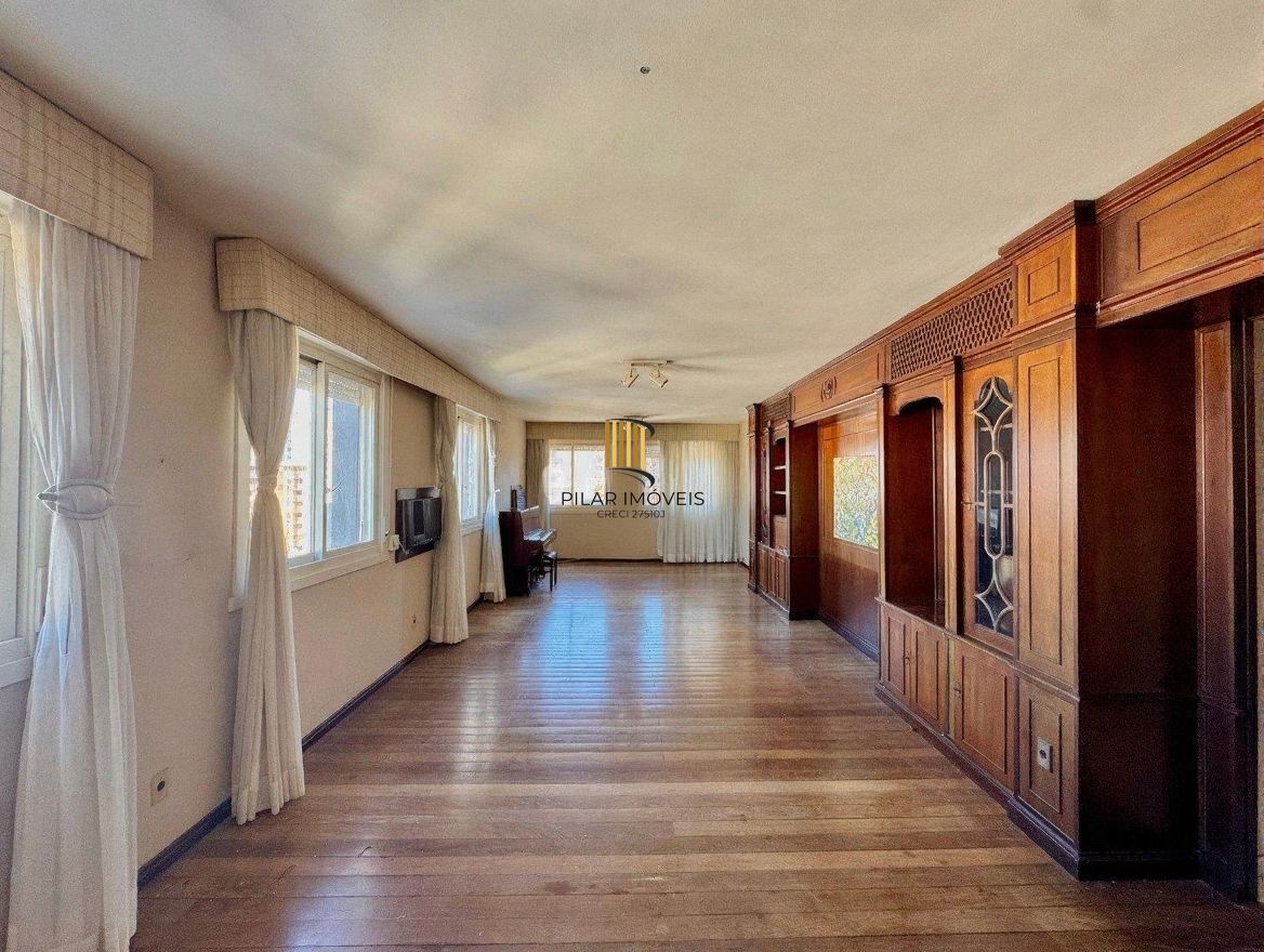 Vende-se apartamento com 3 quartos(1 suíte), 174m² e 2 vagas - Bom Fim