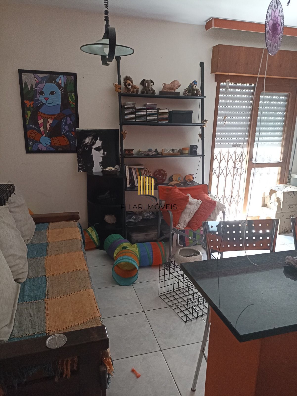 Vende-se apartamento de 1 dormitório com sacada e 47m² - Cidade Baixa