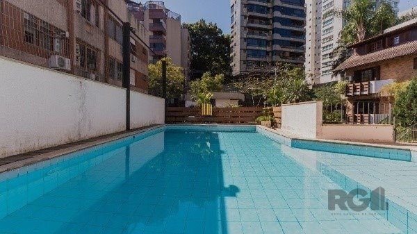 Vende-se ampla casa em condomínio com 3 quartos, suite master, sacada, perto da Encol - 292m² - Bela Vista