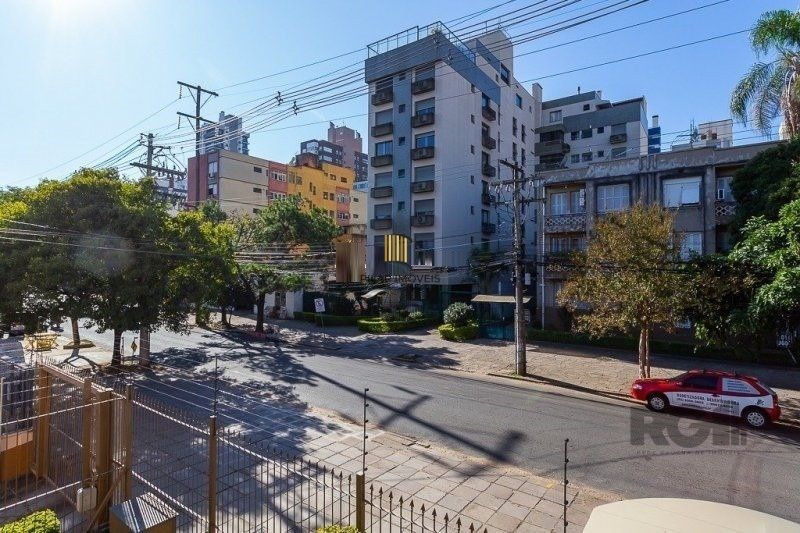Apartamento 2 dormitórios, 84 m², 2 banheiros no Bairro Petrópolis em Porto Alegre