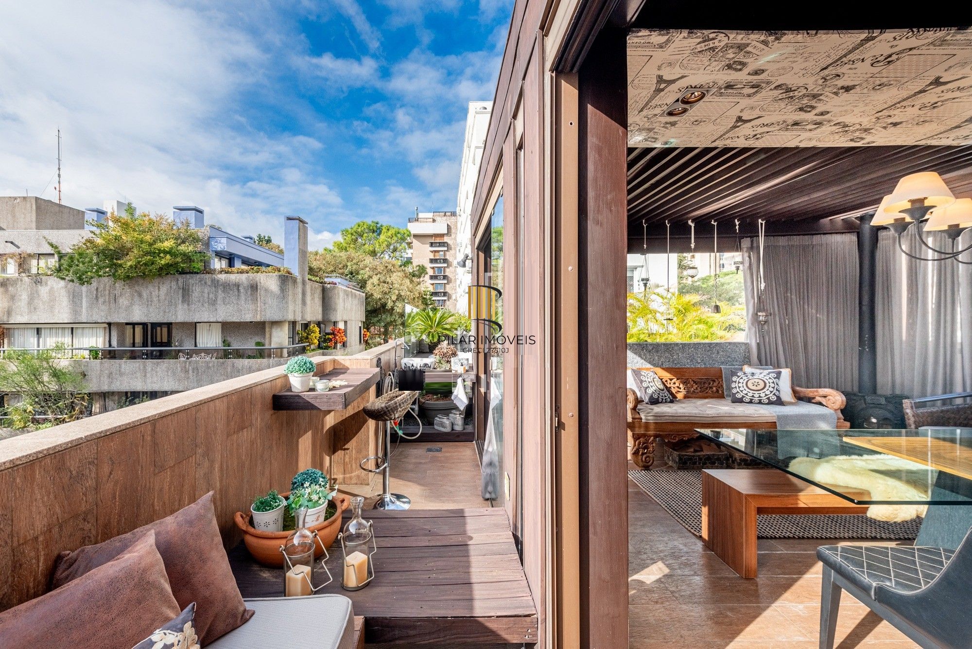 Vende-se cobertura com 2 quartos (1 suíte), 185m² e 2 vagas – Rio Branco