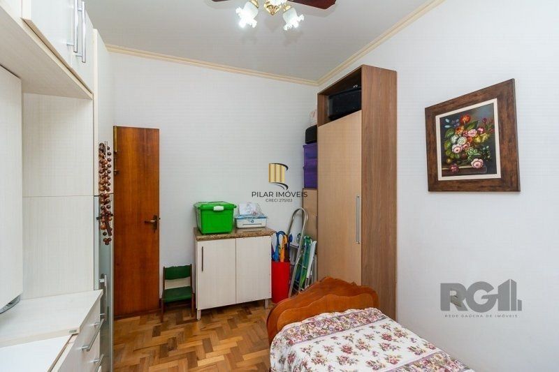 Apartamento 3 dormitórios, 1 vaga de garagem no Bairro Menino Deus.