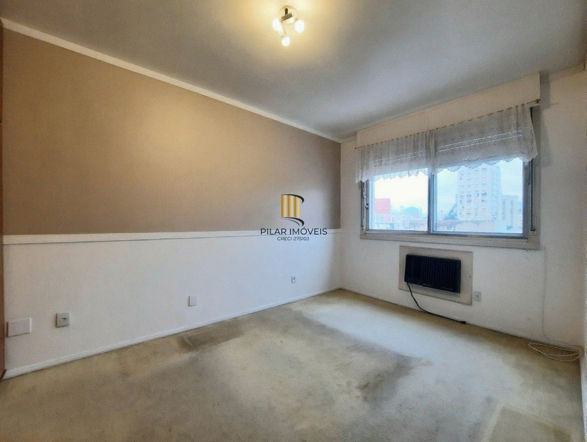 Vende-se apartamento com 3 quartos(1 suíte), 184m² e 2 vagas - Bom Fim