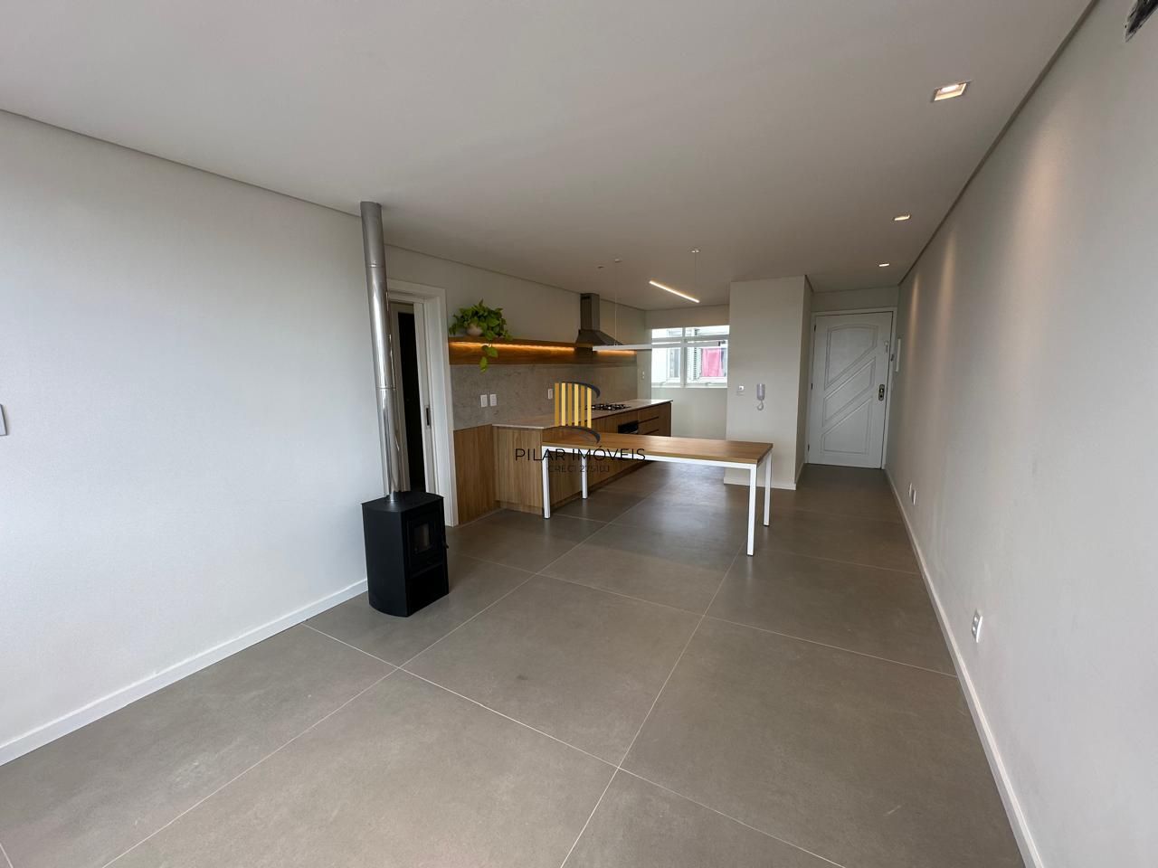 Vende-se apartamento com 3 quartos (2 suítes), 104,6m² e 1 vaga – Petrópolis