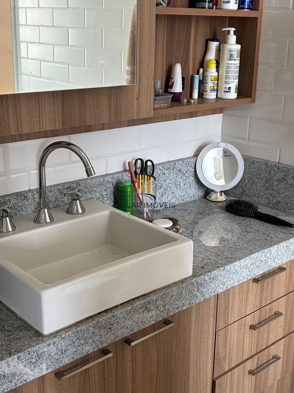 Vende-se apartamento com 2 quartos (1 suíte), 79m² e 2 vagas - Rua Eduardo chartier 190