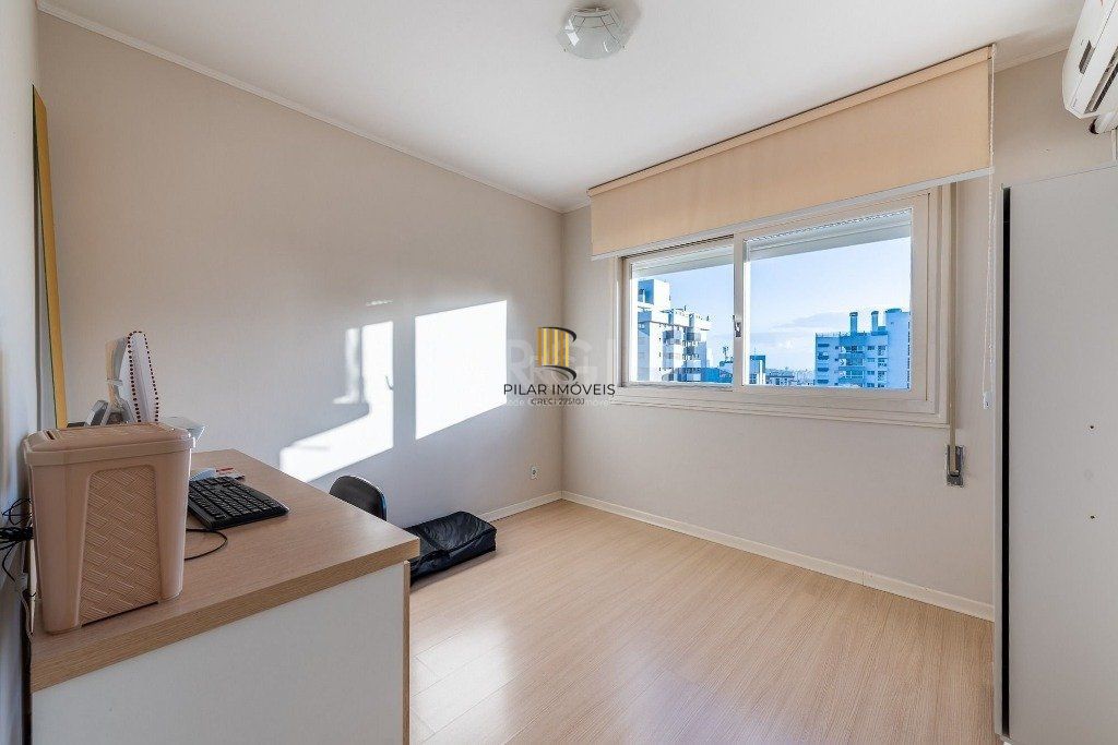Vende-se apartamento - 117m², 3 dormitórios(1 suíte), 2 vagas - Petrópolis