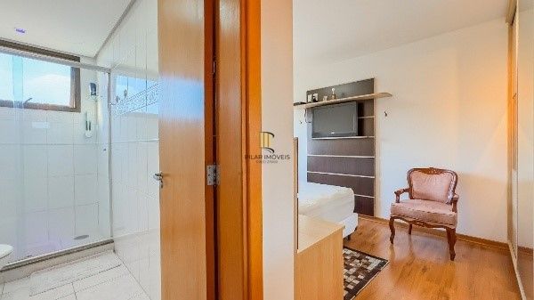 Vende-se apartamento com 3 quartos, churrasqueira e 114m² - Auxiliadora.