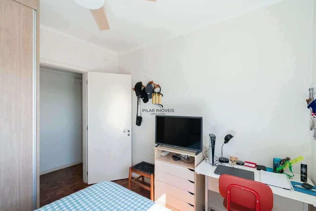 Vende-se apartamento com 3 quartos (1 suíte), 139 m², 2 vagas – Moinhos de Vento