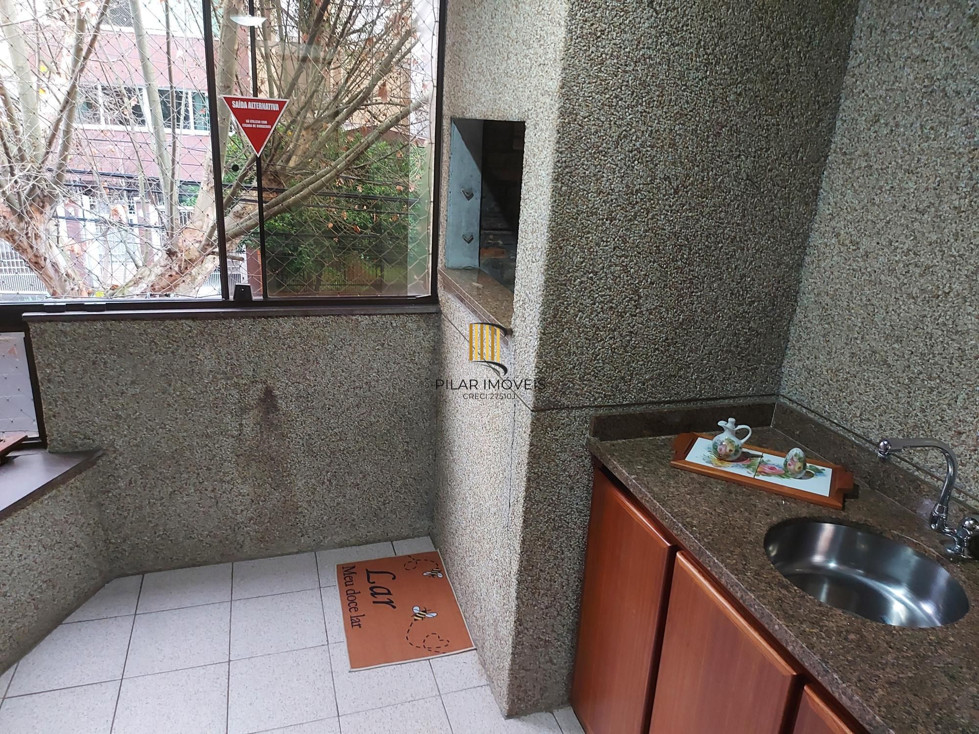Vende-se apartamento de 2 quartos, 2 vagas, 74m² e sacada e churrasqueira - Higienópolis