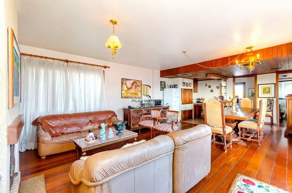 Vende-se cobertura com 3 quartos (1 suíte), 311m² e 3 vagas – Rio Branco