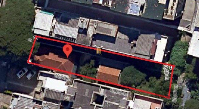 Terreno amplo com 8,80m²x63,50m² de área total, excelente localização no Bairro Petrópolis