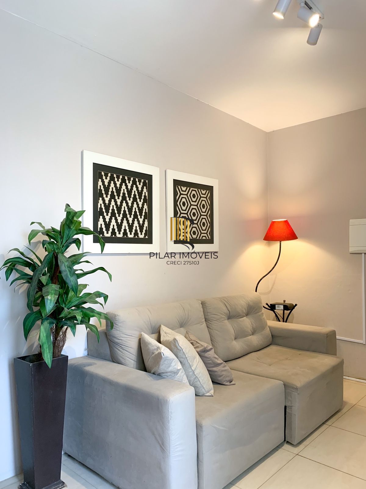 Vende-se apartamento com 3 quartos, pátio e 61 m² - Santana