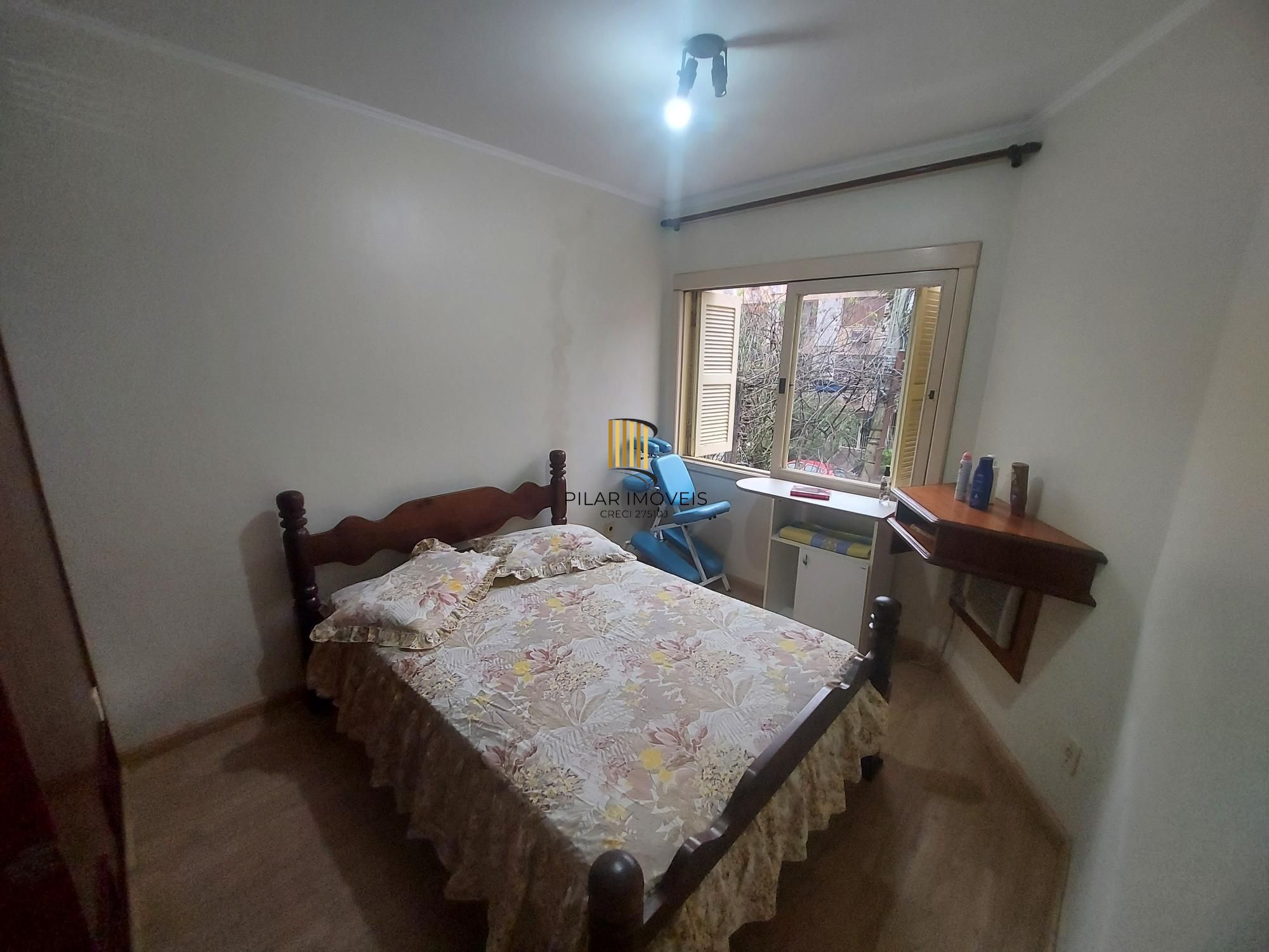 Vende-se apartamento de 2 quartos, 2 vagas, 74m² e sacada e churrasqueira - Higienópolis