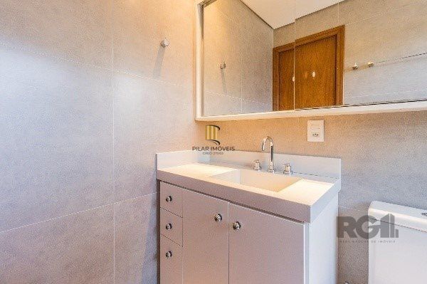 Vende-se luxuoso apartamento 3 quartos com suíte, 2 vagas, lareira, churrasqueira, próximo da encol - 133m² - Bela Vista