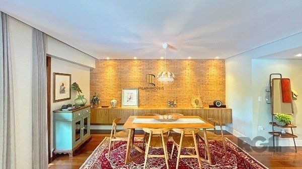 Apartamento de 200m², 4 quartos, 1 suíte e 4 vagas – Moinhos de Vento