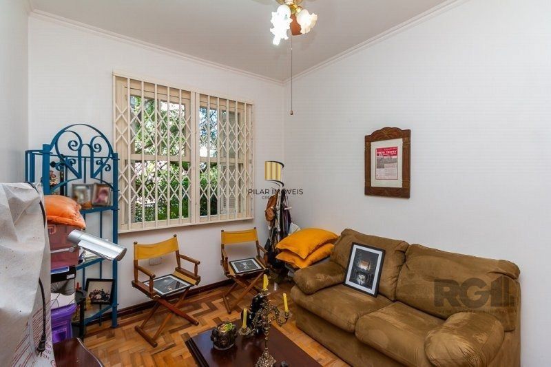 Apartamento 3 dormitórios, 1 vaga de garagem no Bairro Menino Deus.