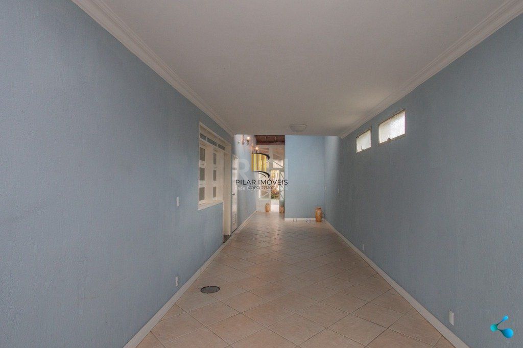 Casa para Venda - 240m², 3 dormitórios, sendo 1 suites, 3 vagas - Partenon