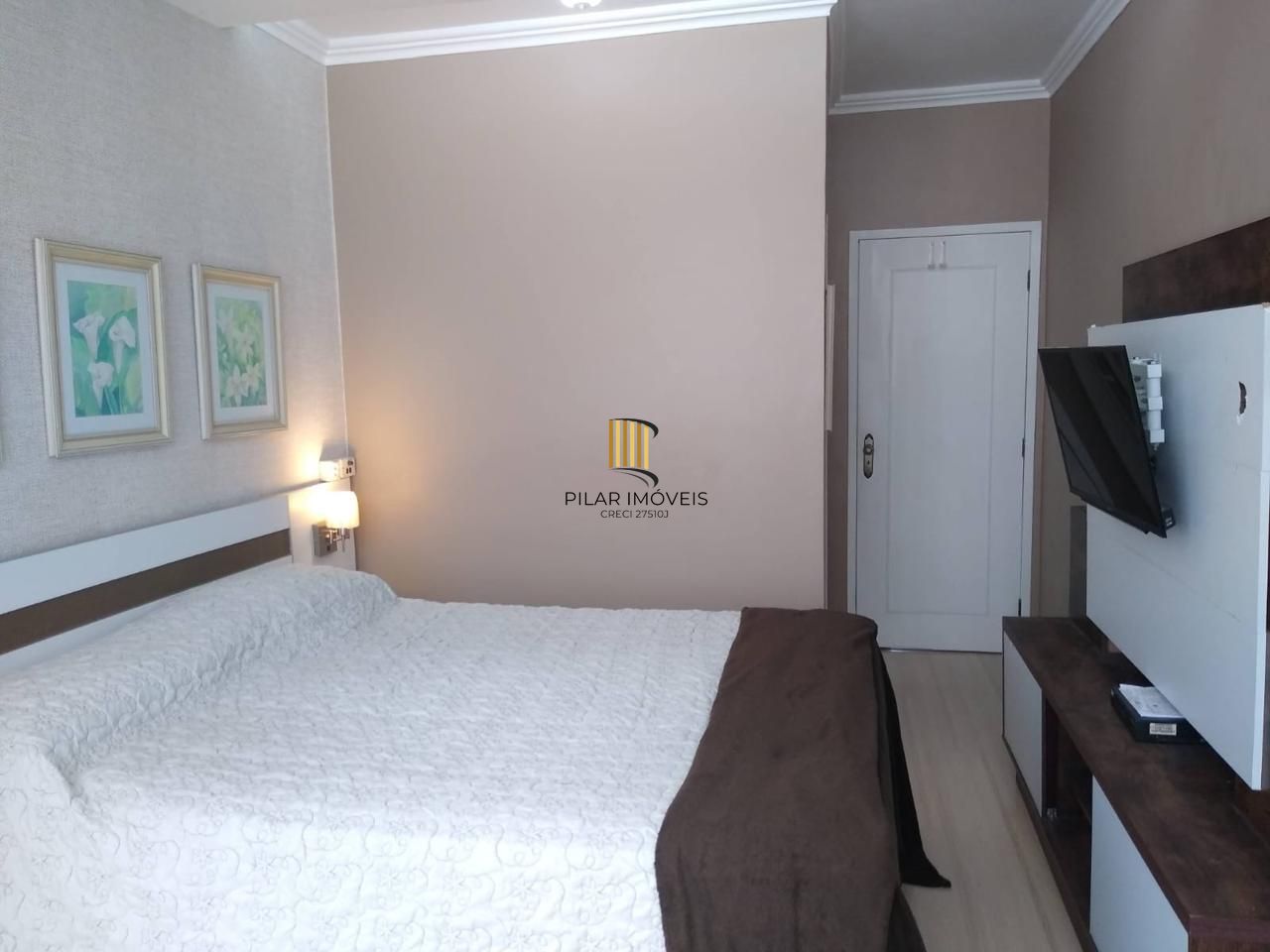 Vende-se apartamento com 3 quartos(1 suíte), 114m² e 1 vaga - Moinhos de Vento