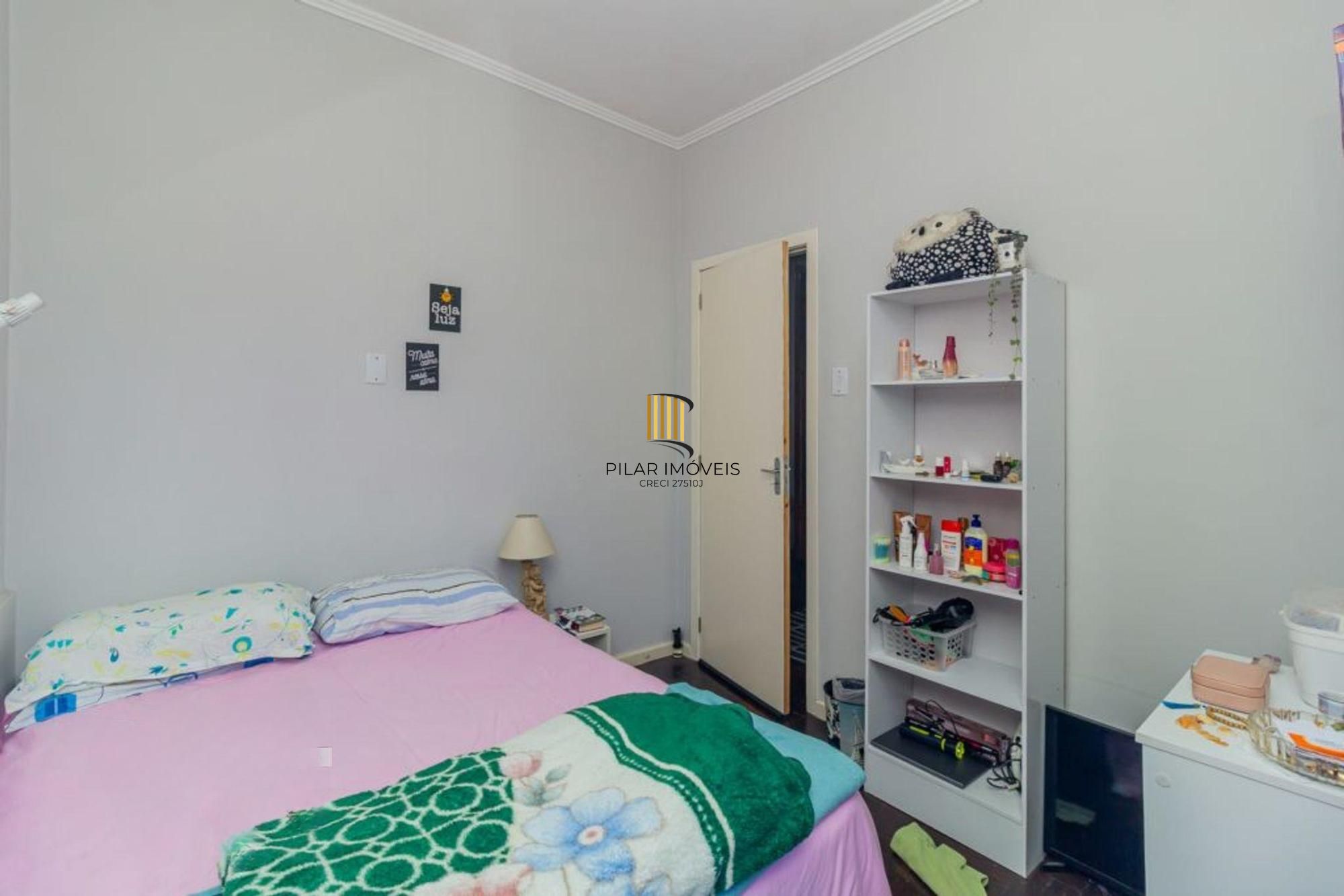Vende-se apartamento com 3 quartos, 87m² e sacada - Petrópolis