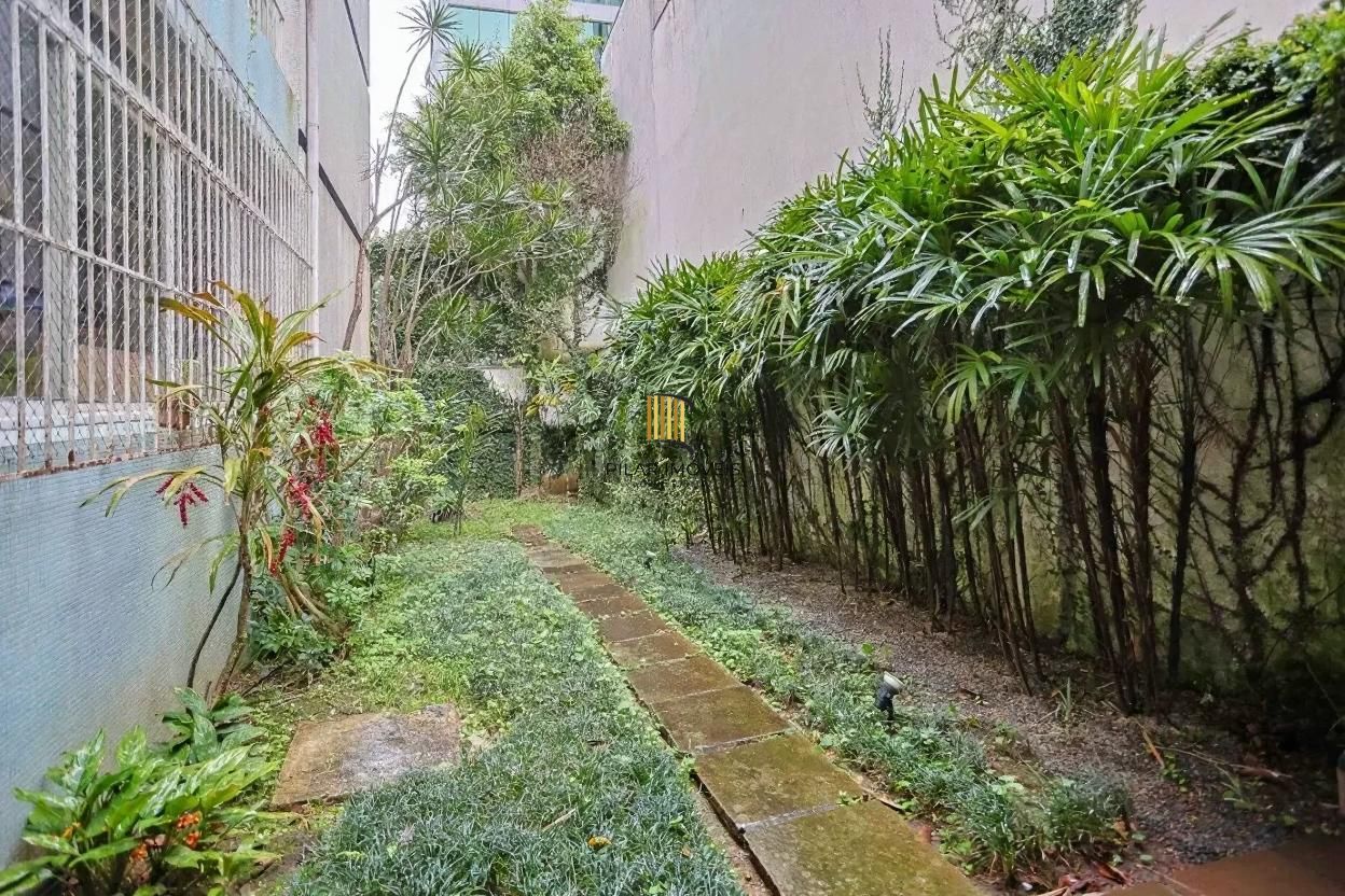 Vende-se apartamento com 3 quartos, 1 vaga e 145 m² – Moinhos de Vento