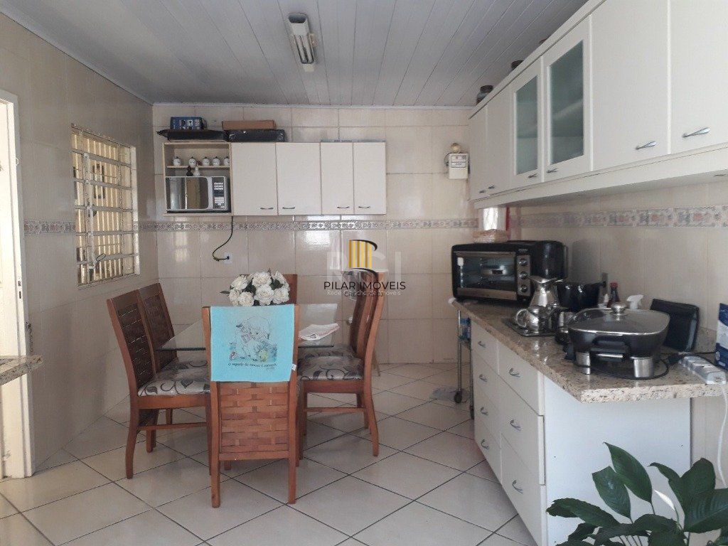Casa para Venda - 152m², 3 dormitórios, sendo 1 suites, 1 vaga - Passo da Areia