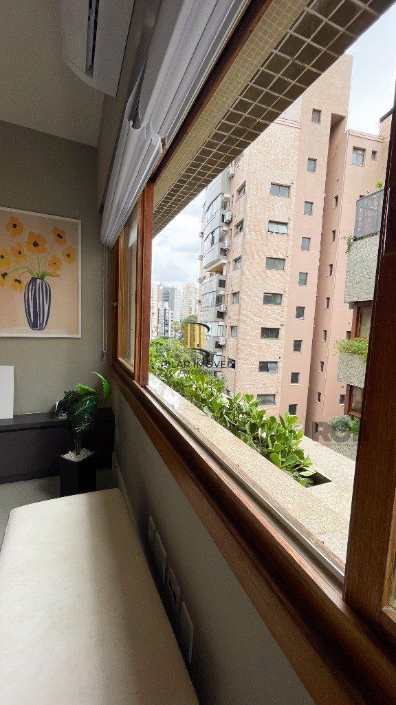 Vende-se luxuoso apartamento 3 quartos com suíte, 2 vagas, com churrasqueira e hidro - 148m² -  Petrópolis