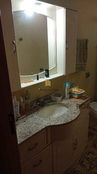 Vende-se amplo apartamento 2 dorm, vaga coberta, predio c/ elevador - 62m² - Rio Branco