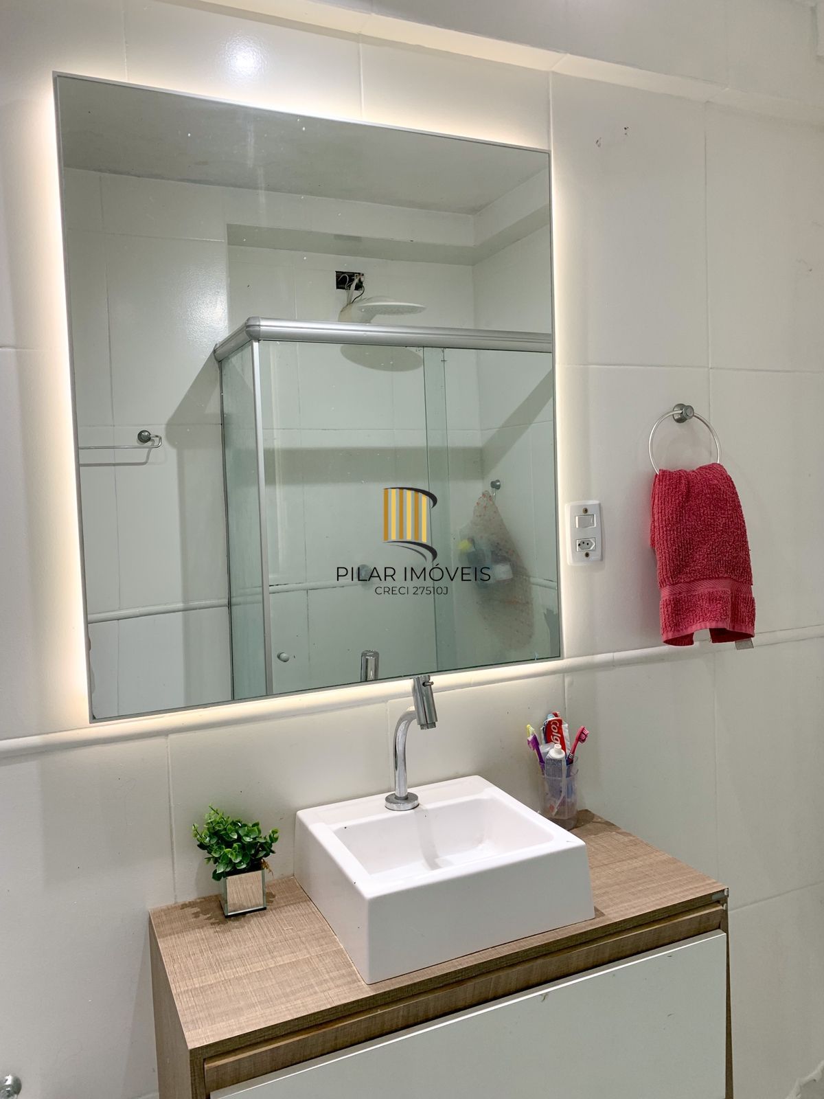 Vende-se apartamento com 3 quartos, pátio e 61 m² - Santana