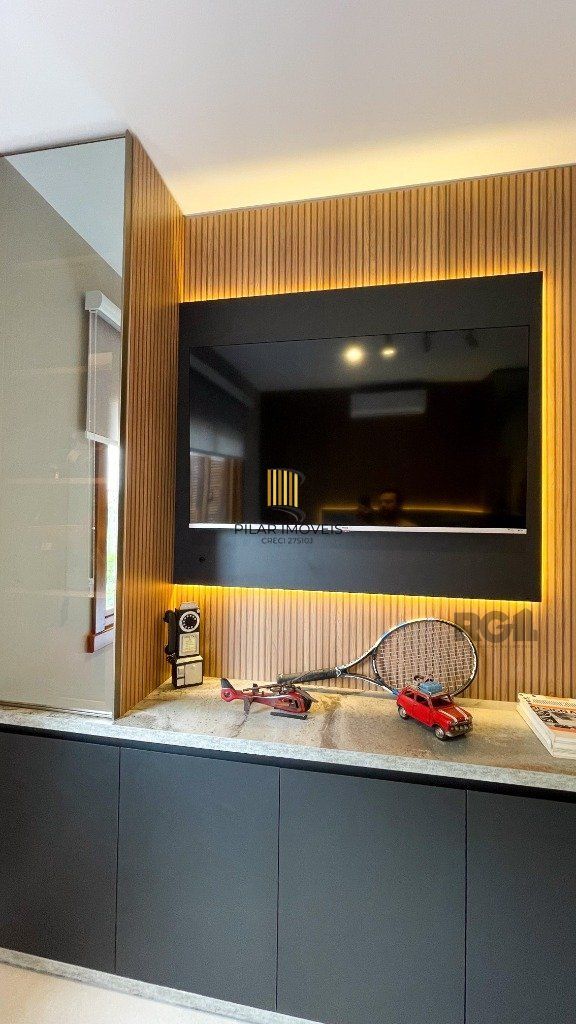 Vende-se luxuoso apartamento 3 quartos com suíte, 2 vagas, com churrasqueira e hidro - 148m² -  Petrópolis