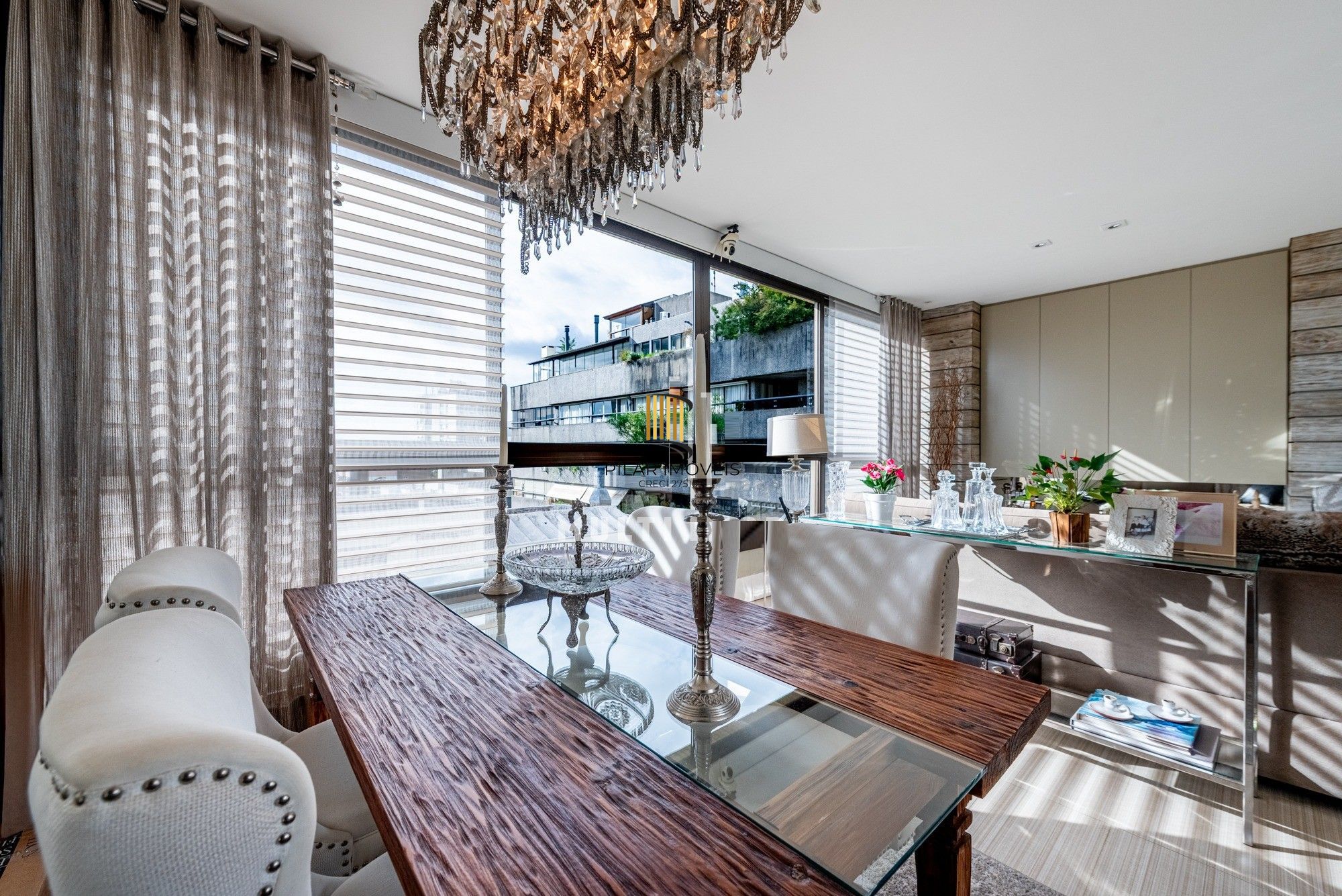 Vende-se cobertura com 2 quartos (1 suíte), 185m² e 2 vagas – Rio Branco