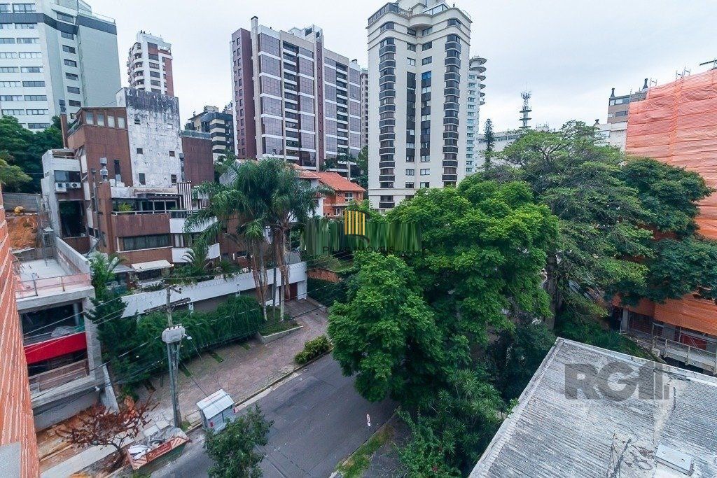 Apartamento 3 dormitórios, 1 suíte, 2 vagas de garagem no Bairro Bela Vista.