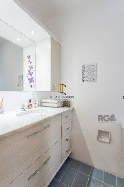 Vende-se espaçoso apartamento 4 quartos, 2 suítes, 3 vagas, próximo ao Hospital Moinhos - 154m² - Floresta