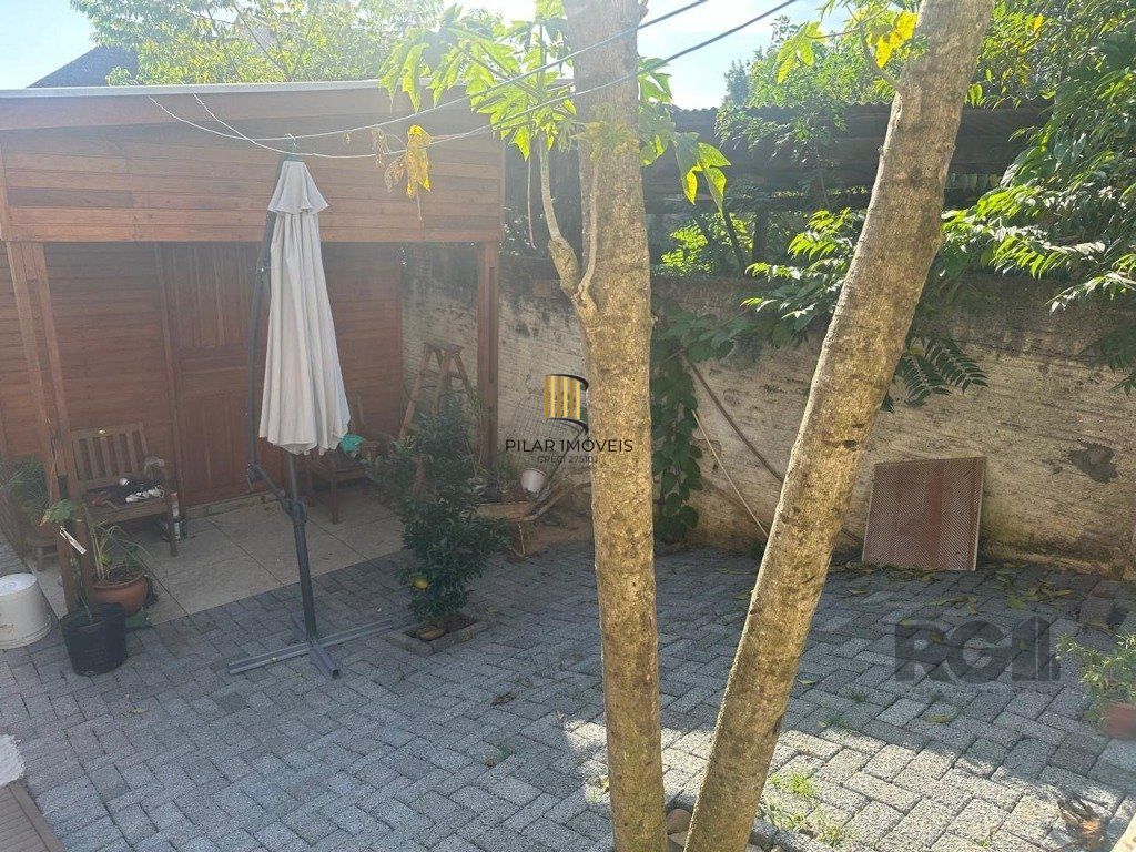 Vende-se casa 2 dormitórios 2 vagas de garagem com casa nos fundos - 145m² - Passo D'areia