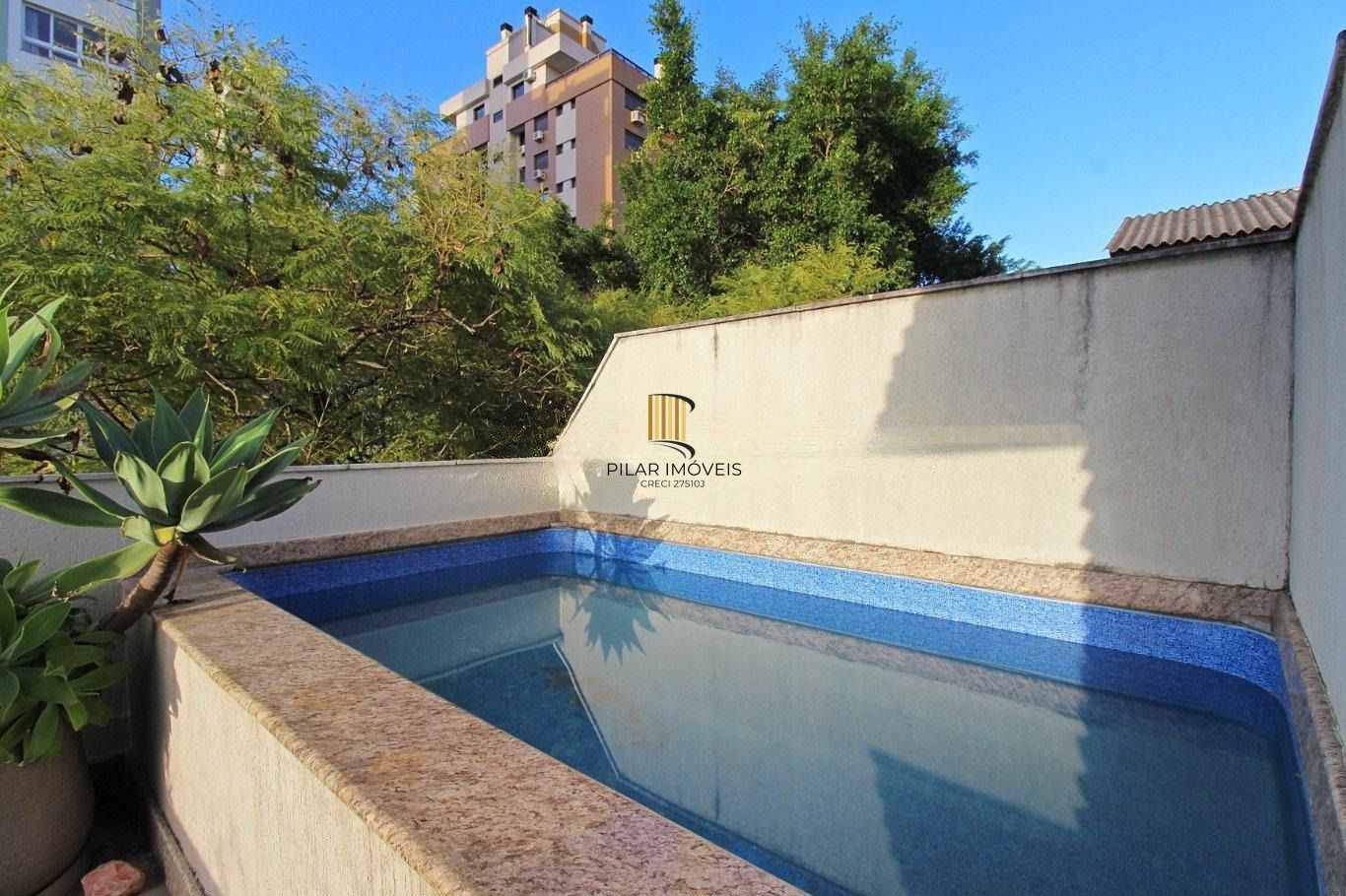 Bela cobertura 2 quartos com suíte e vaga coberta, sacada e piscina - 123m² - Bairro Petrópolis - Pilar Imóveis
