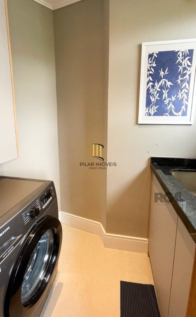 Vende-se luxuoso apartamento 3 quartos com suíte, 2 vagas, com churrasqueira e hidro - 148m² -  Petrópolis