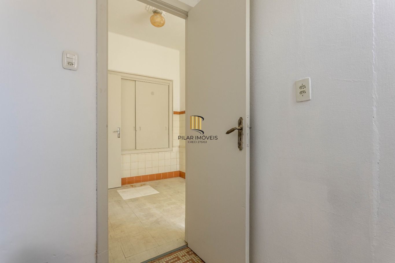 Vende-se apartamento com 2 quartos, 79 m² e sacada - Centro Histórico