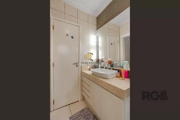 Bela cobertura com 3 quartos, incluindo 1 suíte, 2 vagas de garagem em localização privilegiada - 150m² - Auxiliadora