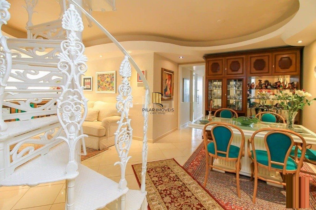 Cobertura para Venda - 252m², 3 dormitórios, sendo 1 suites, 2 vagas - Menino Deus