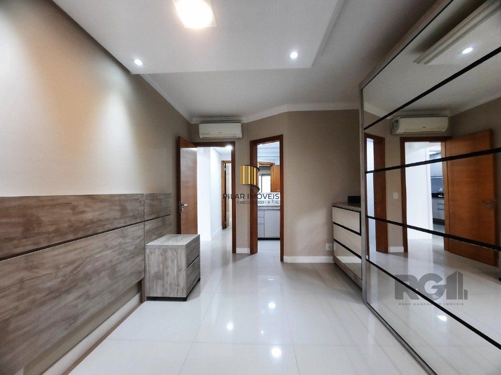 Vende-se apartamento impecável 2 quartos com suíte, 2 vagas cobertas, próximo da PUCRS - 80m² - Jardim Botânico