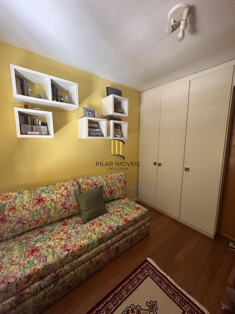 Vende-se apartamento com 2 quartos (1 suíte), 70m² e 1 vaga – Mont Serrat